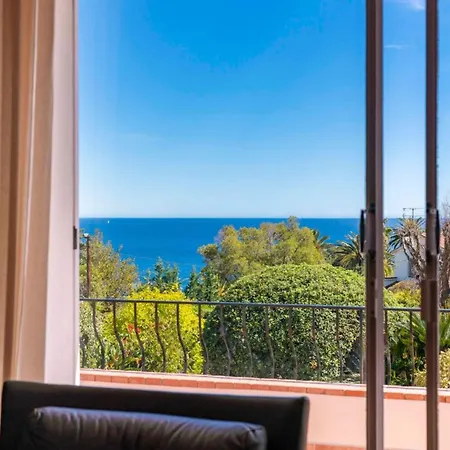 Charming With Sea View Tatil Evi