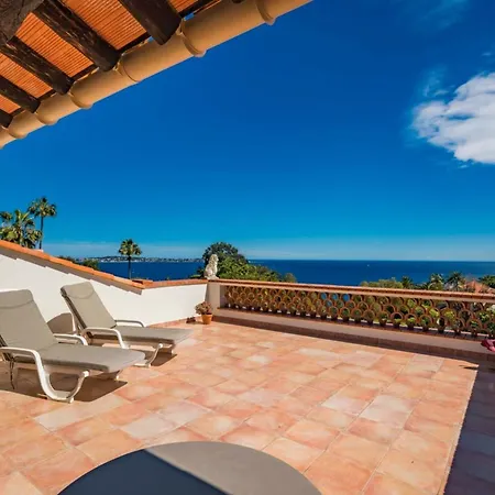 Nyaraló Charming With Sea View