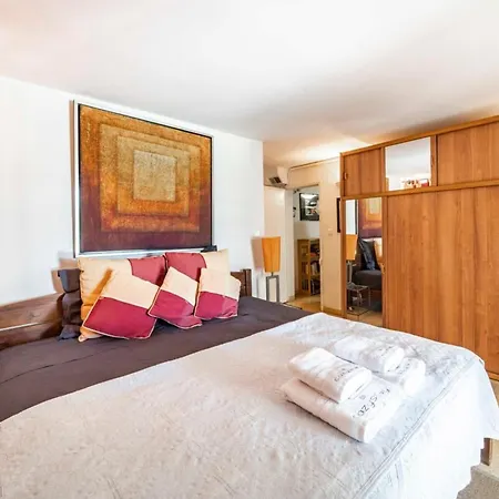 Charming With Sea View Holiday home Vallauris