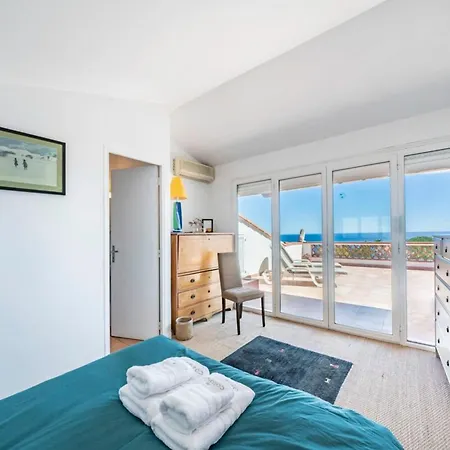 Charming With Sea View Holiday home